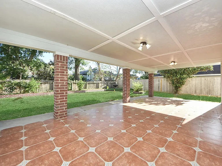 15614 Barbarossa Dr — Photo 37