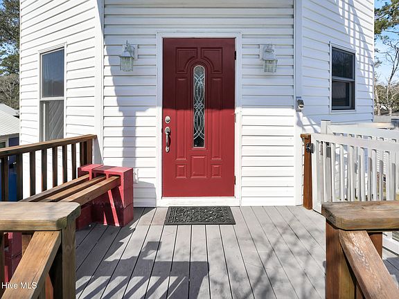 4th image of 233 NE 75th Street