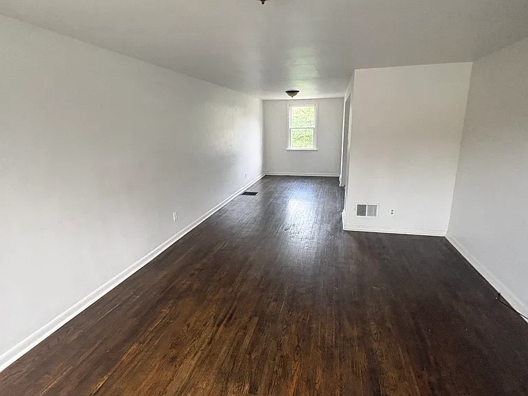 2147 Kensington St — Photo 3
