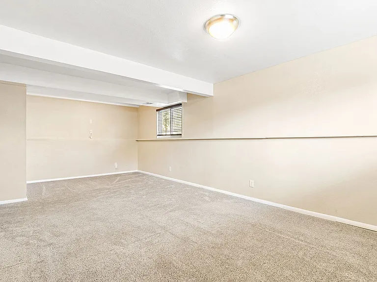 1405 S Sierra Dr — Photo 19