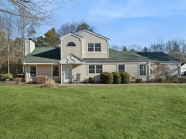 43 Quail Court, Manorville, NY 11949