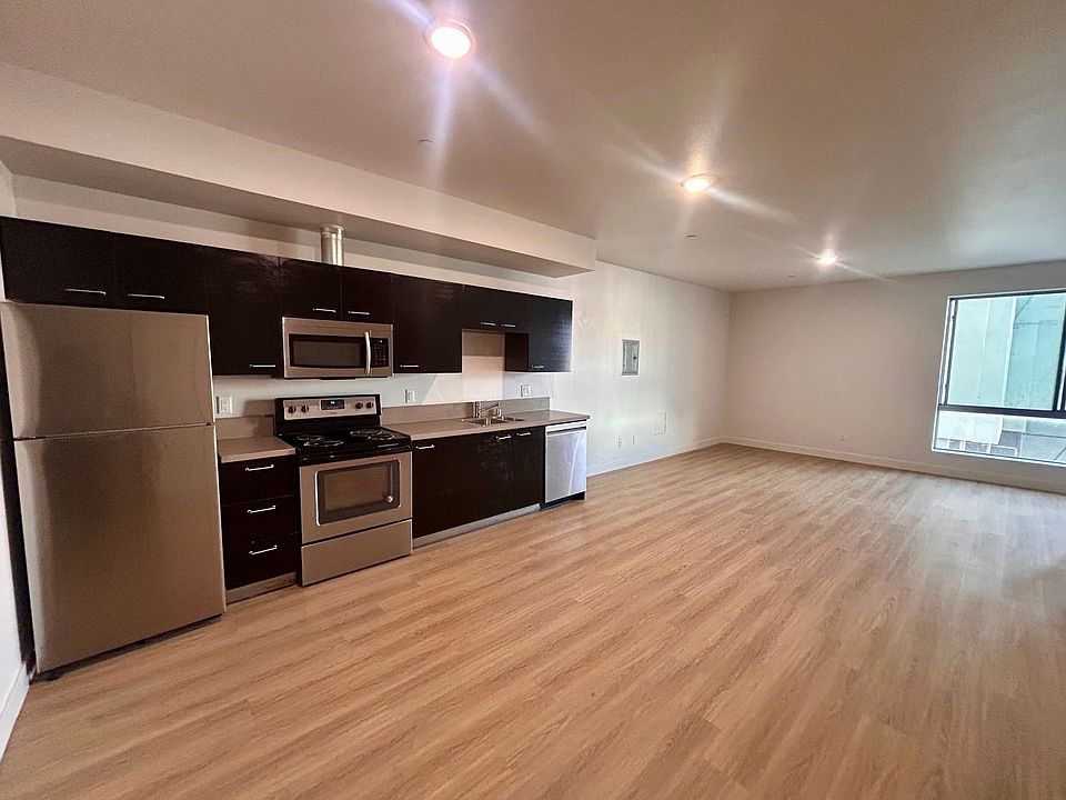 1st image of 3810 31st St #305