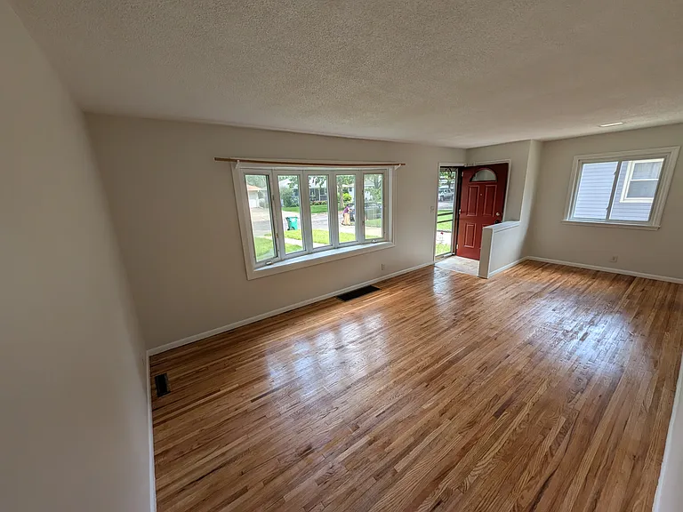 3400 Yukon Ave S — Photo 3