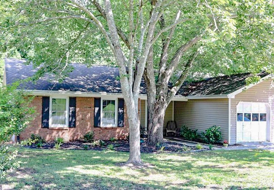 1st image of 207 Buckskin Dr