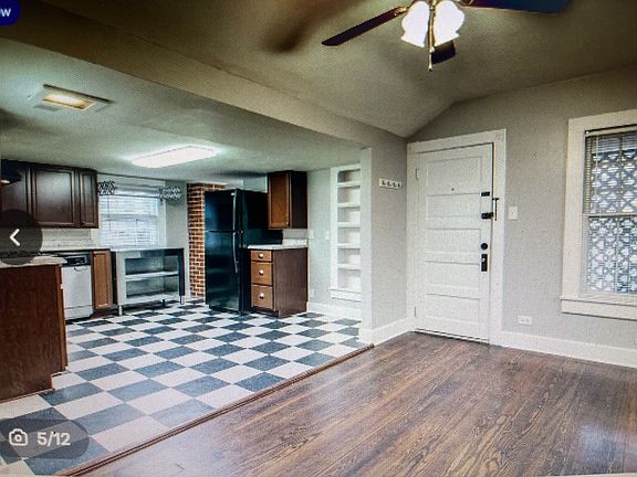 2nd image of 904 Belknap Pl #A