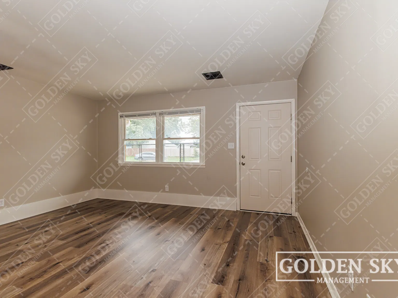 4611 South Madison Street - Unit 08 - 8 — Photo 3