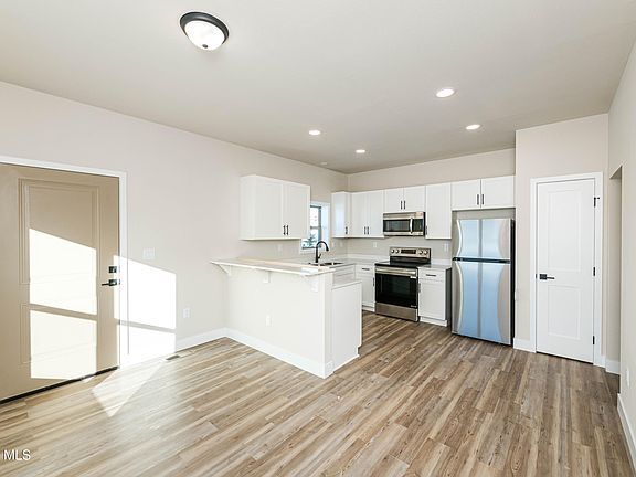 5th image of 23 Hackamore Drive