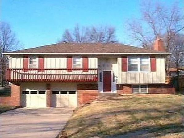 9306 W 76th Ter, Overland Park, KS 66204