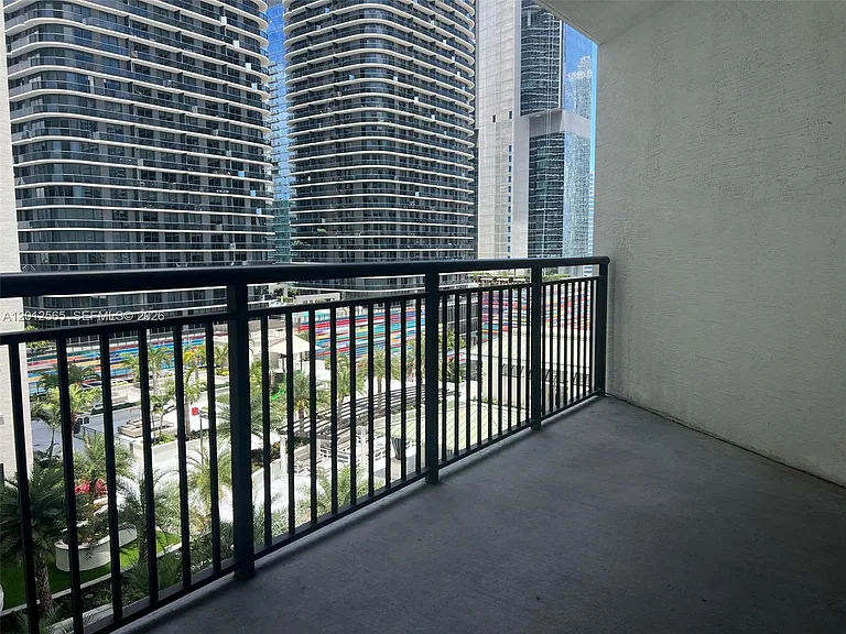 999 SW 1st Ave #1601 — Photo 7