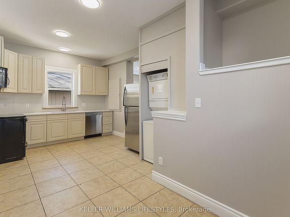 4th image of 79 Beaconsfield Ave #1