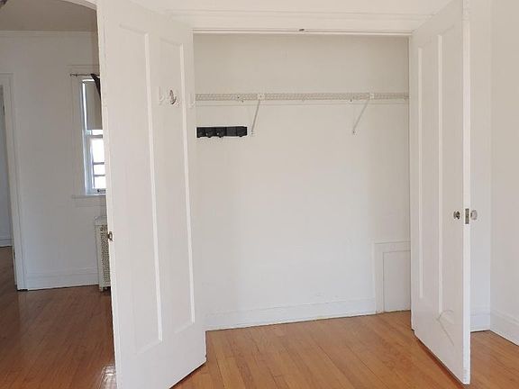 3rd image of 905 Sherman Ave #9