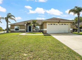 2280 Lake Pointe Cir, Leesburg, FL 34748