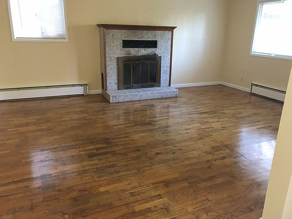 5th image of 15533 Ashworth Ave N