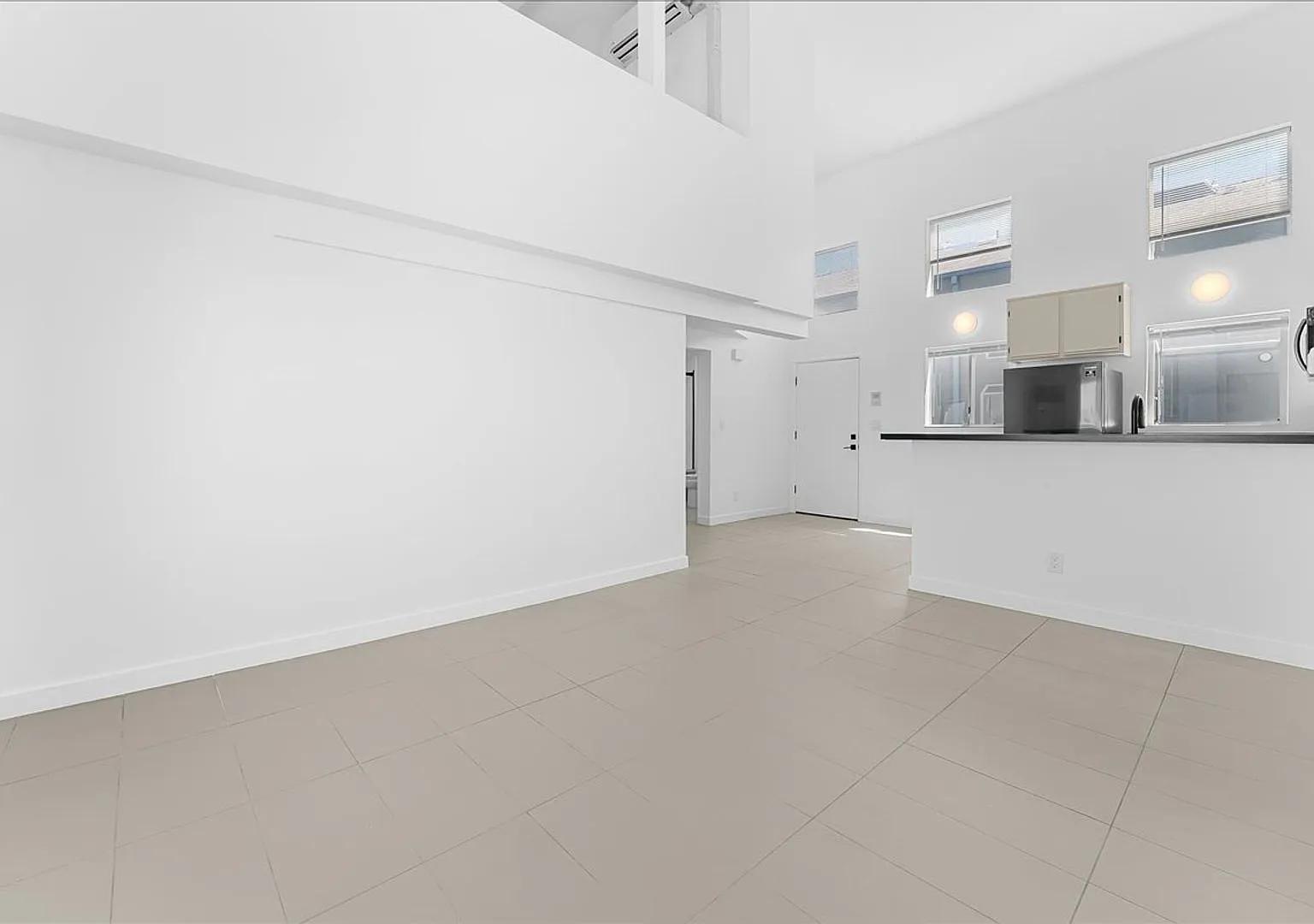 Loft Apartment - High Ceilings - Echo Park! — Photo 2
