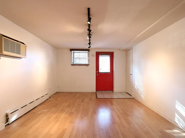 719 S Loomis St #GRD — Photo 5