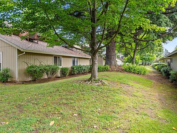 4th image of 7945 La Riviera Dr