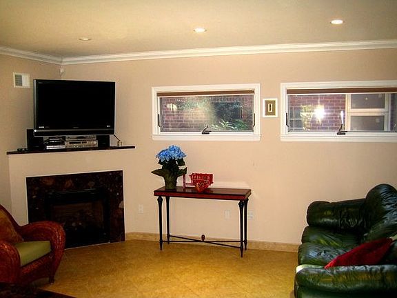 1st Floor Family Room