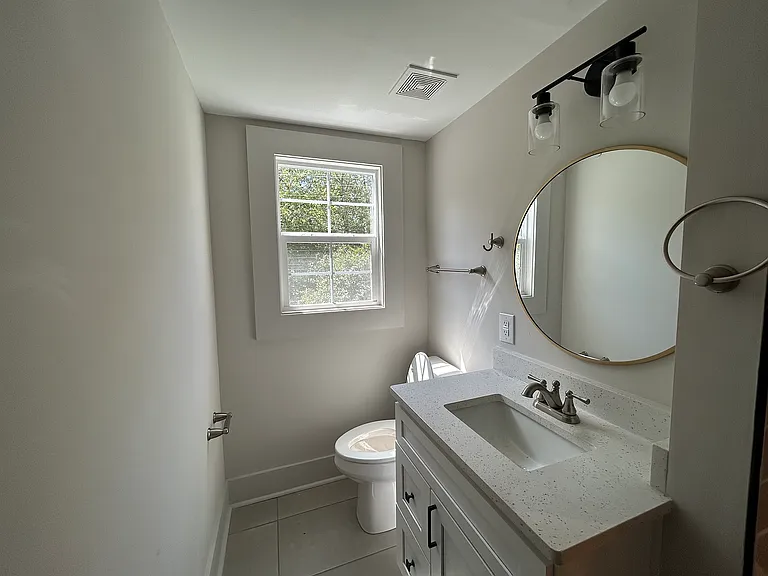 812 W Lincoln St — Photo 7