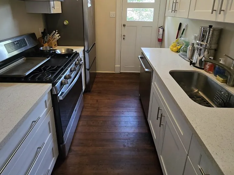 390 Audubon St — Photo 10