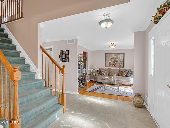 5th image of 1140 Aster Drive
