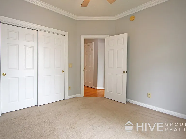 155 Chelsea Cir — Photo 18