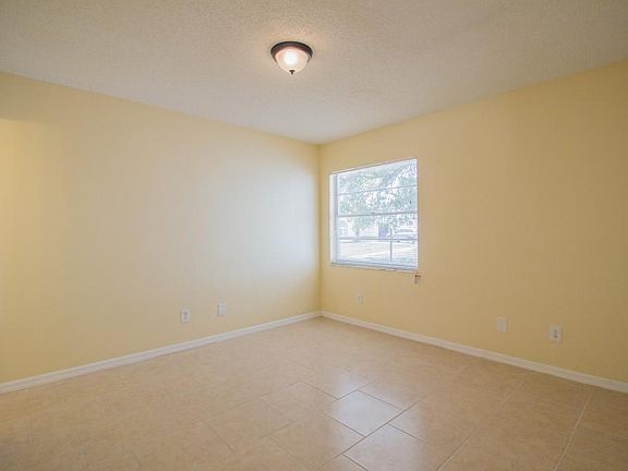 4th image of 1012 S Hoagland Blvd