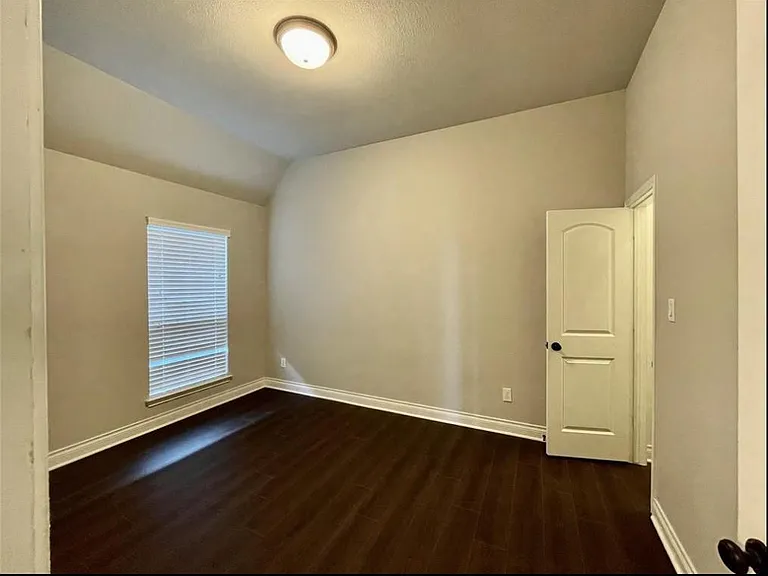3323 Chandler Hollow Ln — Photo 14
