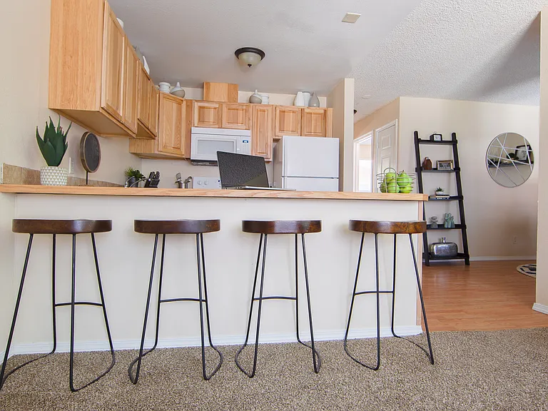 Evergreen Garden Apartments — Photo 15