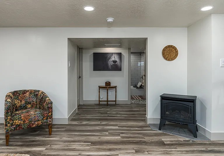 957 E Center St #B — Photo 6