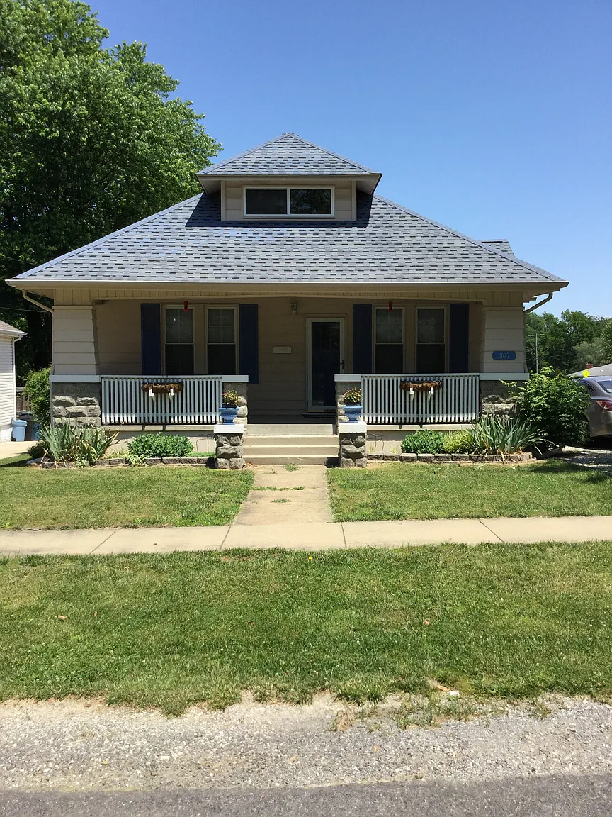 807 Powell Ave photo 1