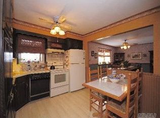 102 Knickerbocker Rd W, Plainview, NY 11803