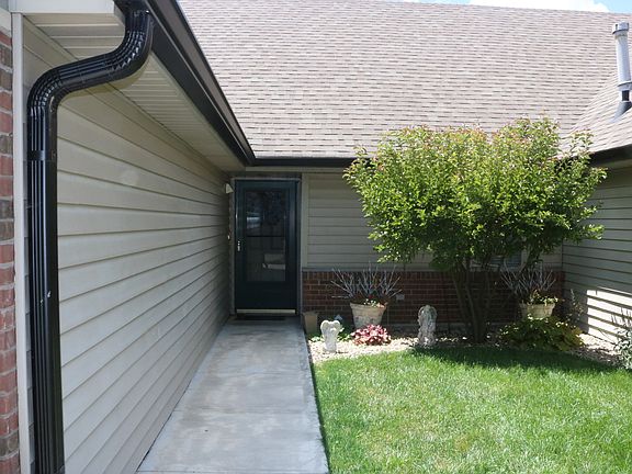 4th image of 1007 Charleston Commons Dr Unit 1