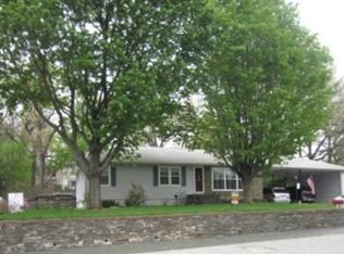 26 Maplewood Ter, Fitchburg, MA 01420