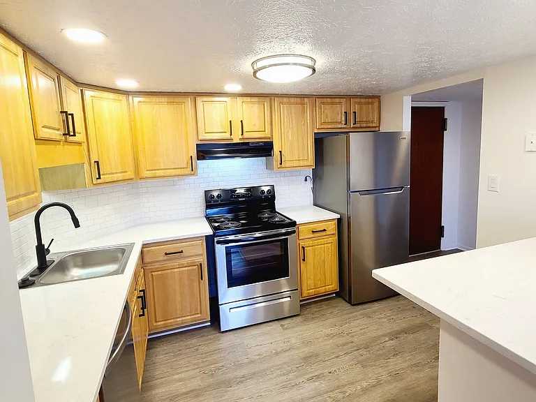 20201 Lorain Rd — Photo 24