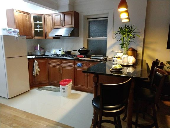 4th image of 36-00 167th St