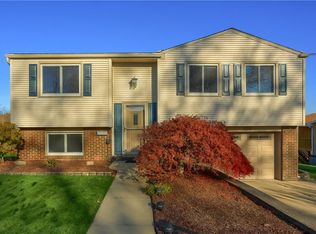 108 Oak Heights Dr, Oakdale, PA 15071