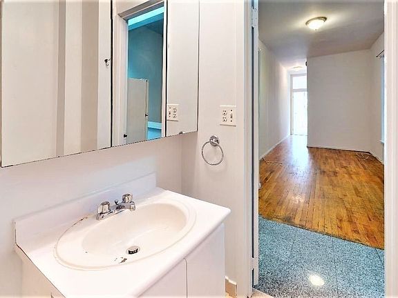 4th image of 525 E 83rd St #4W1