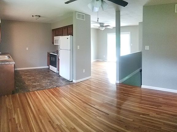2nd image of 216 S Lincoln St