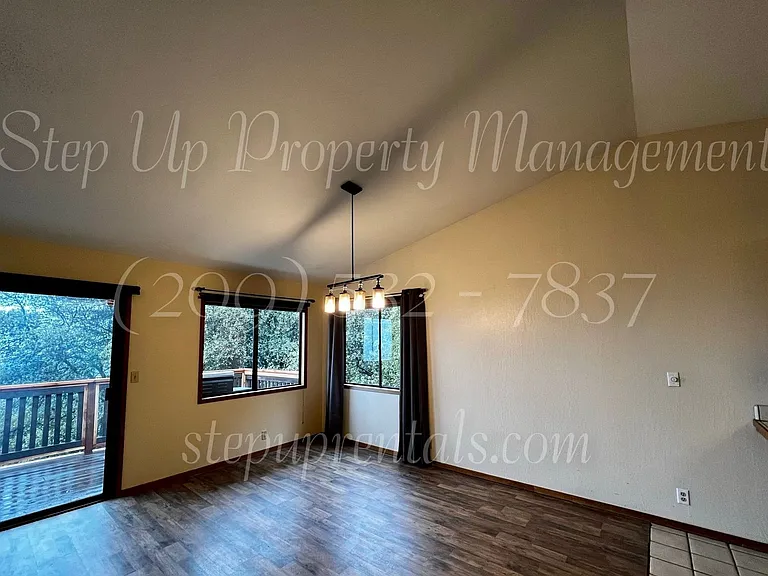 537 E Bald Mountain Rd — Photo 6