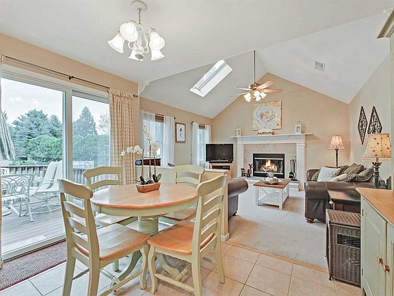 3rd image of 605 Oriole Dr