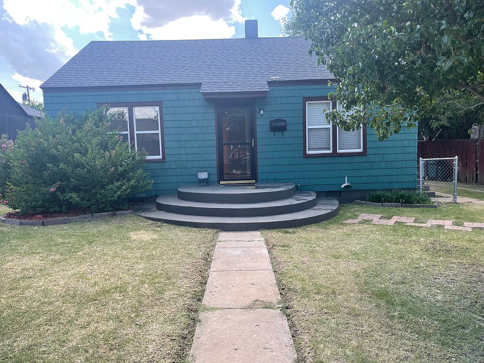 Cute home with 2 Bedrooms and 1 Bath. 1 Car Det Garage and a Storm Shelter