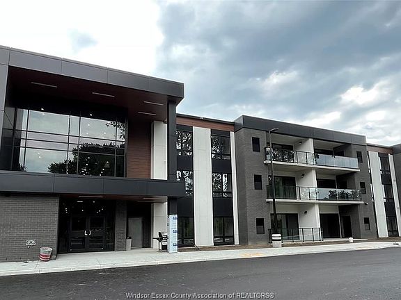 2nd image of 140 Main St E #301