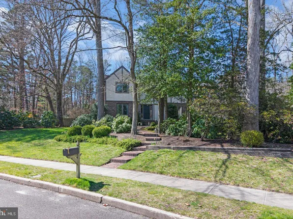 1 Hidden Acres Dr, Voorhees, NJ 08043