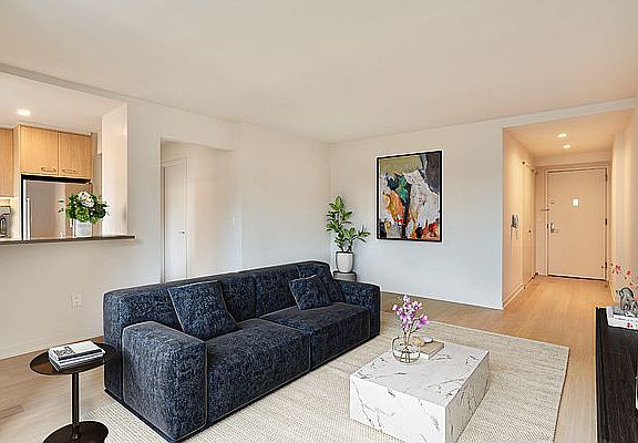 4th image of 1 Columbus Pl APT N8k