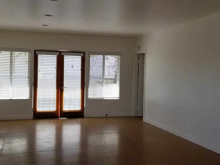 4969 Santa Monica Ave #D — Photo 15