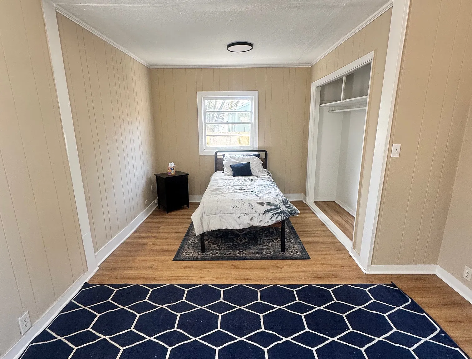 1 bed, 450 sqft, $700 — Photo 2