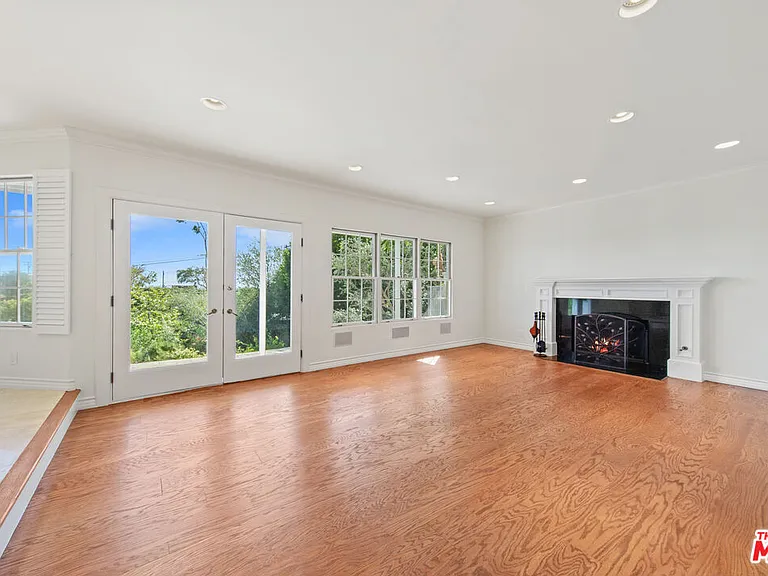 5958 Busch Dr — Photo 11