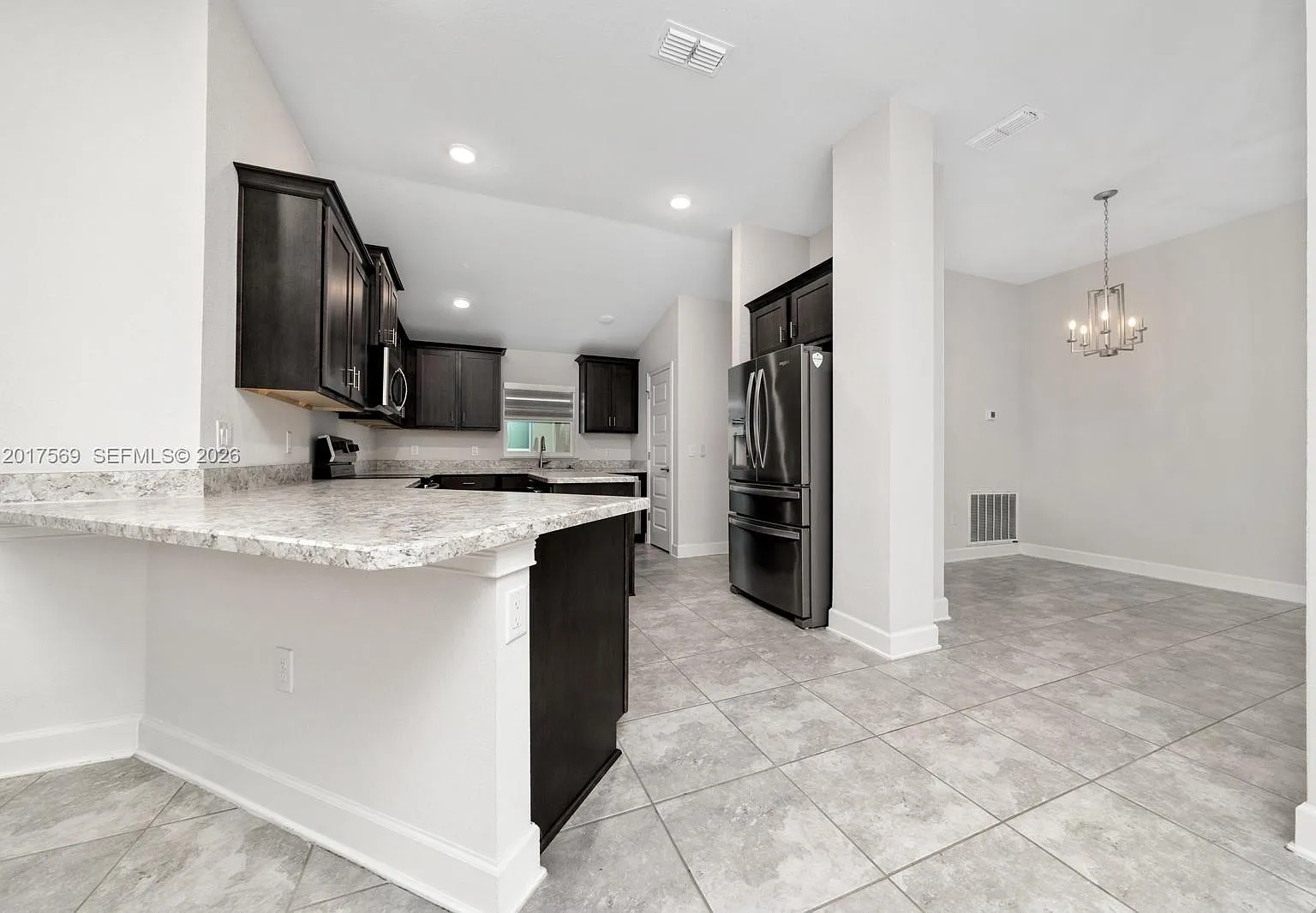 4 bed, 3.0 bath, $2,500 — Photo 3