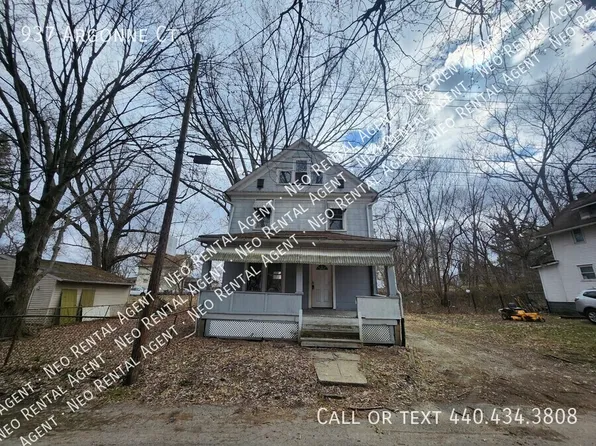 937 Argonne Ct, Akron, OH 44311