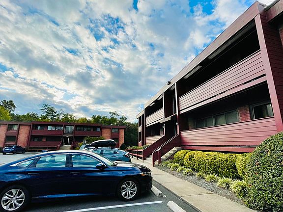 3rd image of 1519 S George Mason Dr APT 12